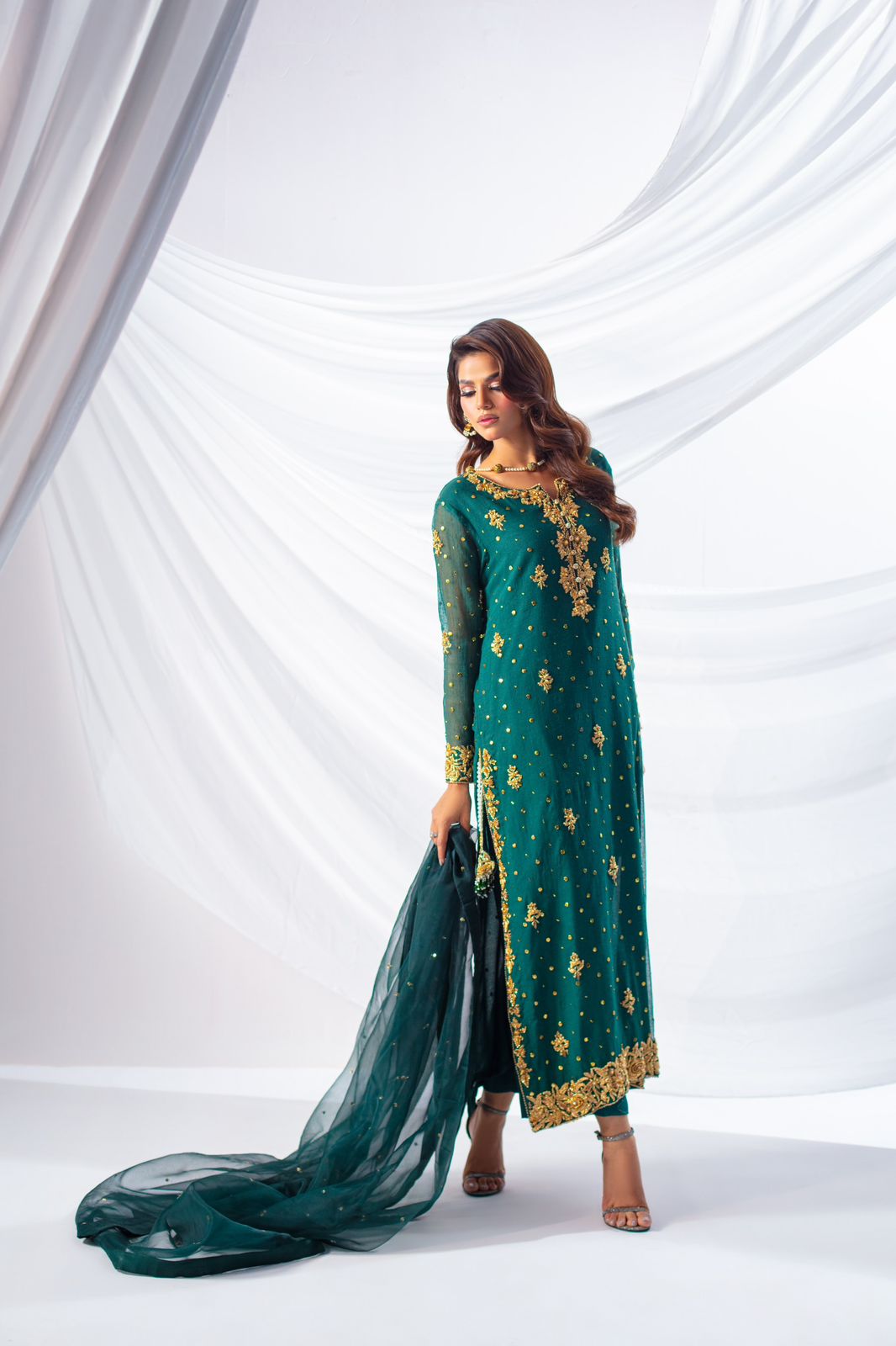 Sehrish NadeemGreen kamdani Ayla's Atelier